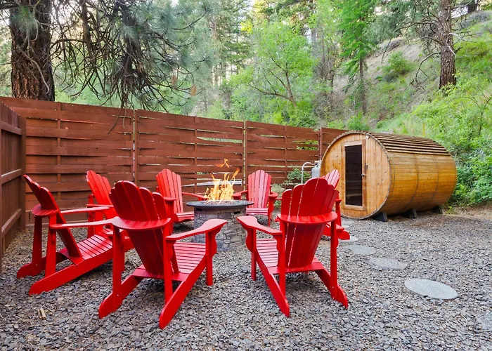 White Pass Log Cabin Luxury Retreat