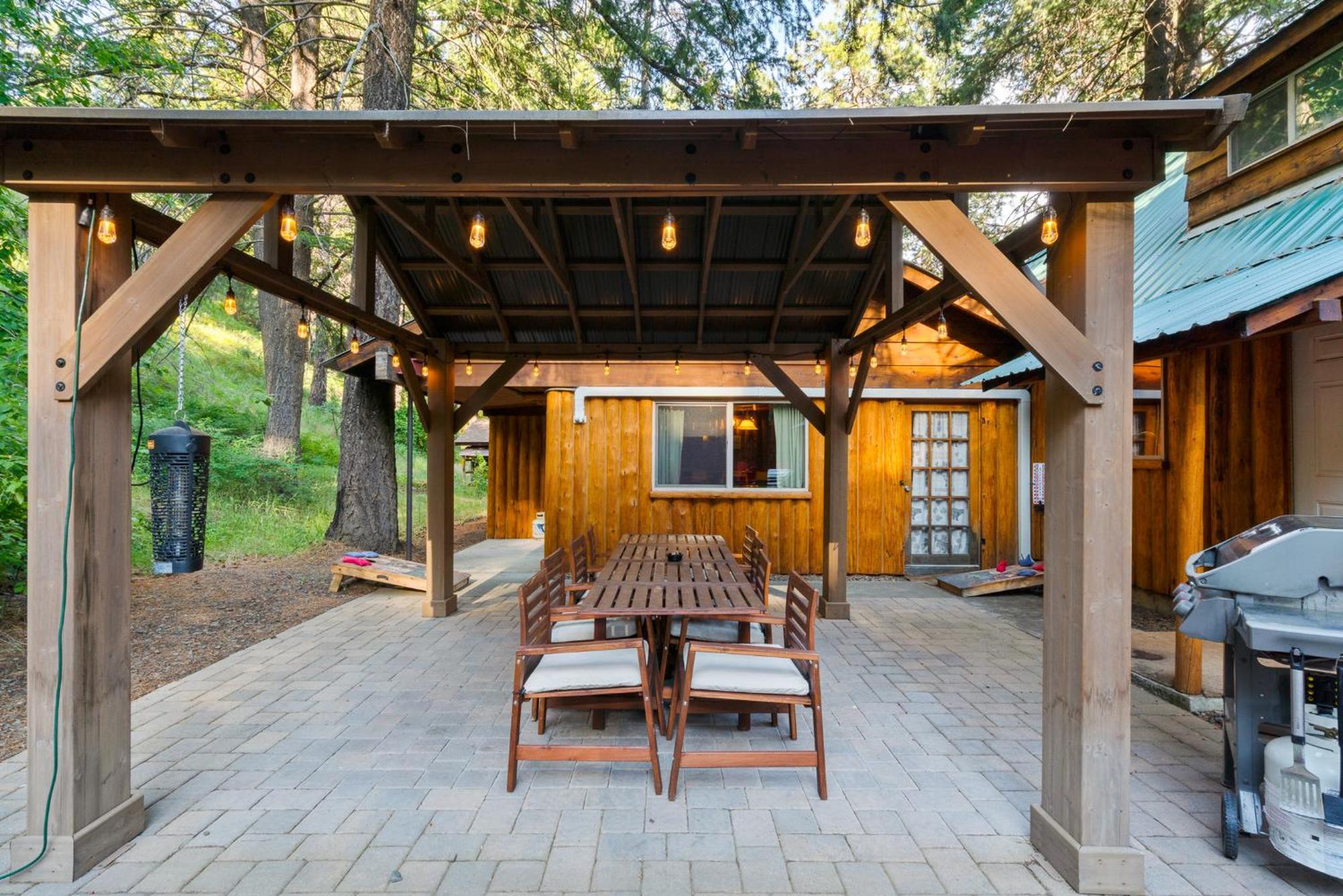 White Pass Log Luxury Retreat