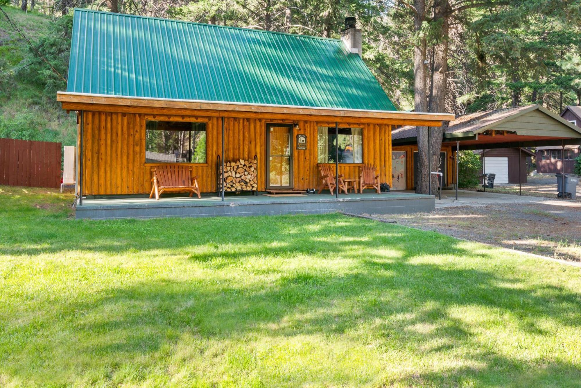 White Pass Log Luxury Retreat *
