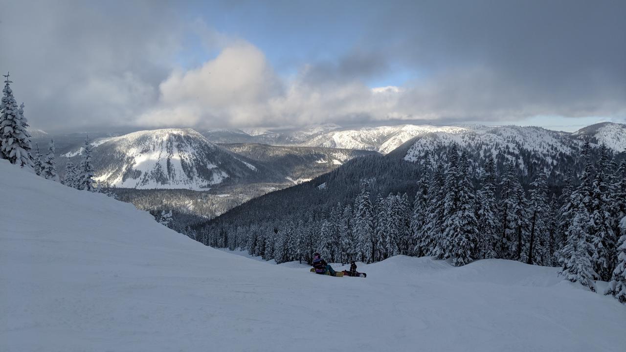 White Pass Log Luxury Retreat