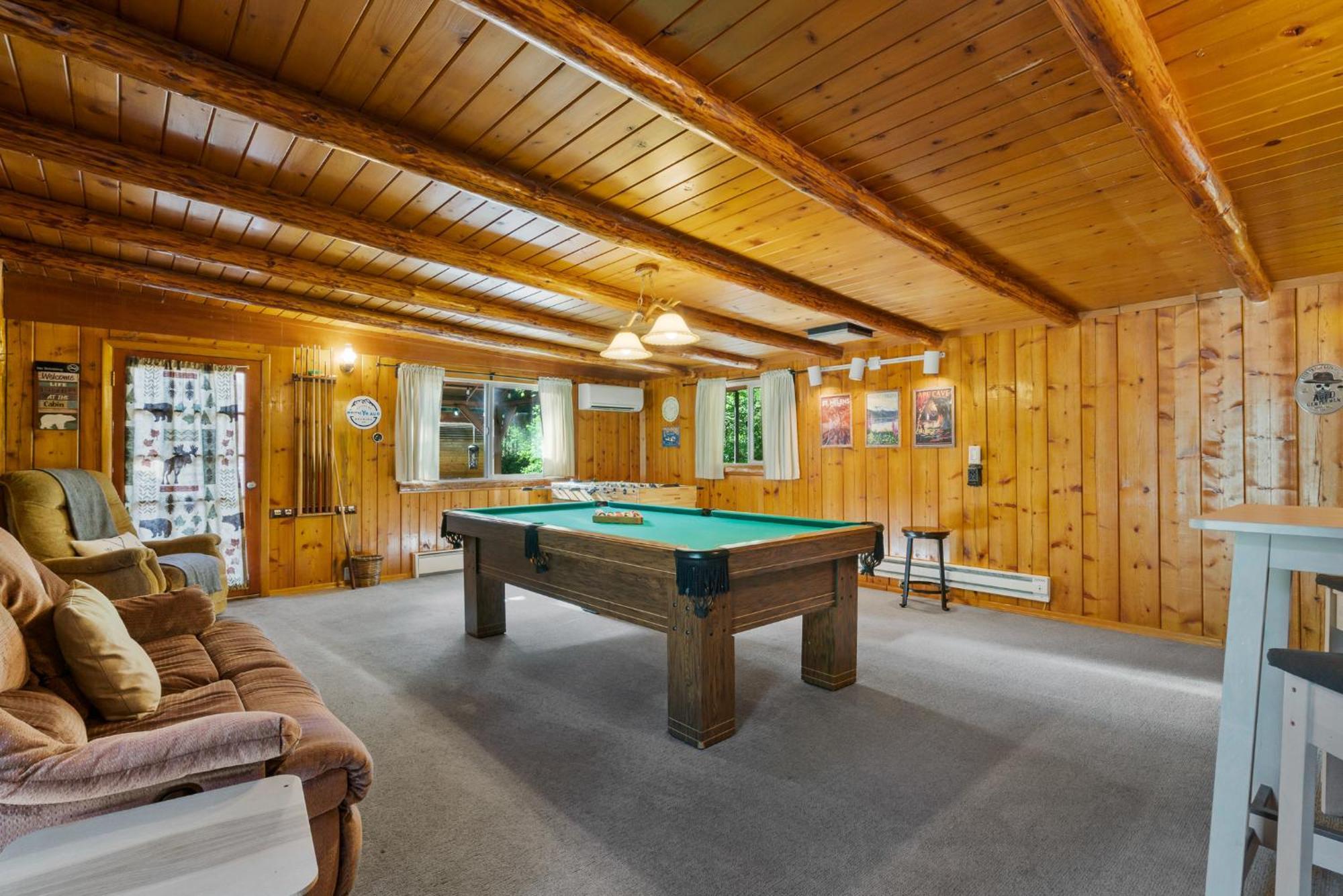 White Pass Log Luxury Retreat *